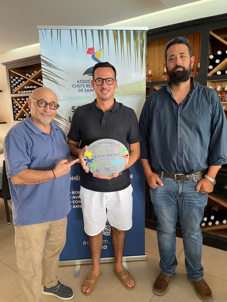 Remise de plaque du p'tit bistrot